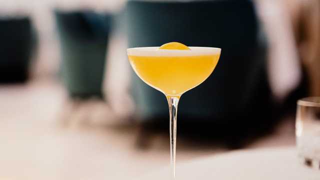 Cocktail Waiter / Waitress