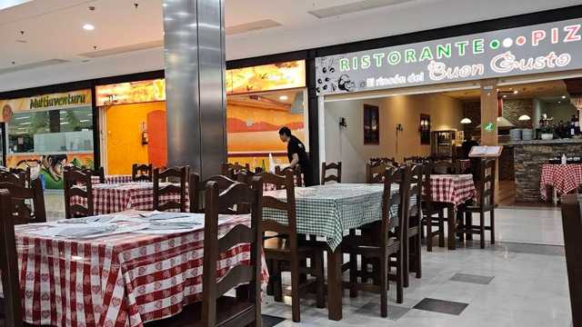 Camarero/a