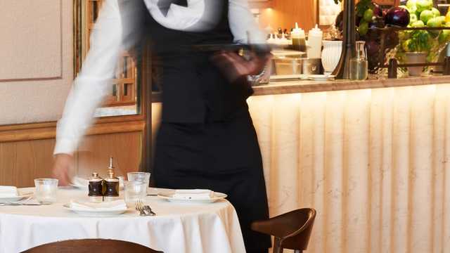 Head Waiter / Waitress