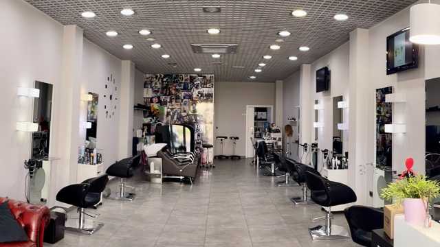 Oficial de Peluquería