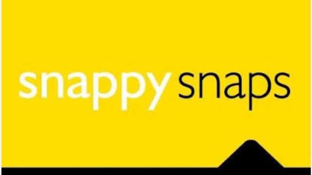 STUDIO PHOTOGRAPHER & STORE ASSISTANT – SNAPPY SNAPS