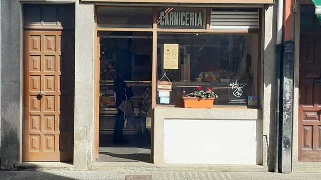 Ayudante/a de Dependiente/a