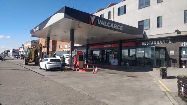 Cocinero/a y Ayudante/a de Cocina