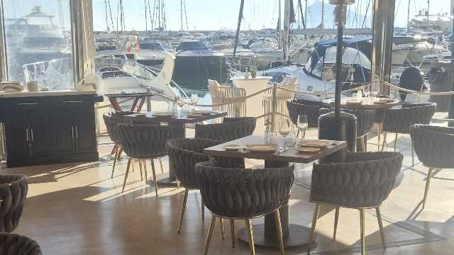 Personal restaurante. Jefe de sala, camareros. Cocineros y friegue