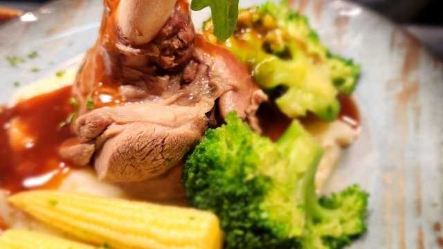 Bistro chef, fish kitchen cheff