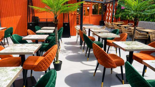 Bar / Waiting Staff