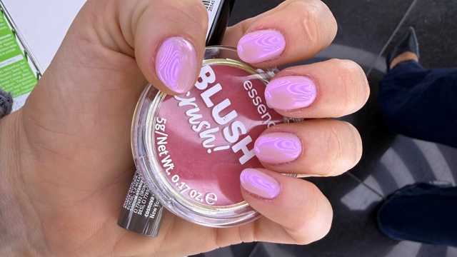 HELLO NAILS RUBI MANICURISTA