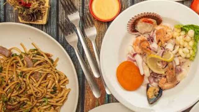 Cocinero/a y Ayudante/a de Cocina