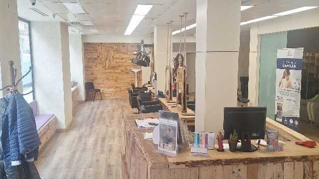 Oficial de Peluquería