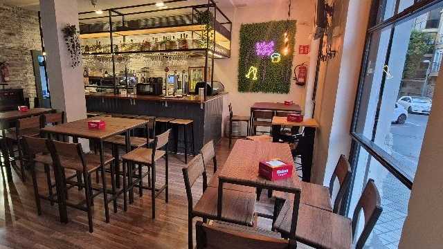 Ayudante de Camarero/a