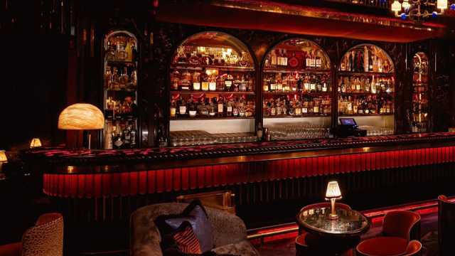 Cocktail Waiter / Waitress (Night Shift)