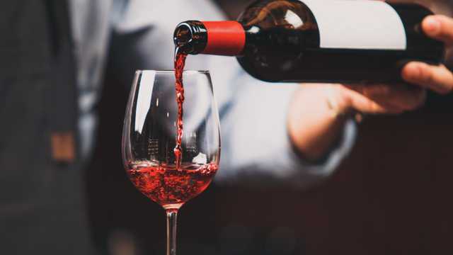 DEPENDIENTE/A PARA VINOTECA & QUESERÍA