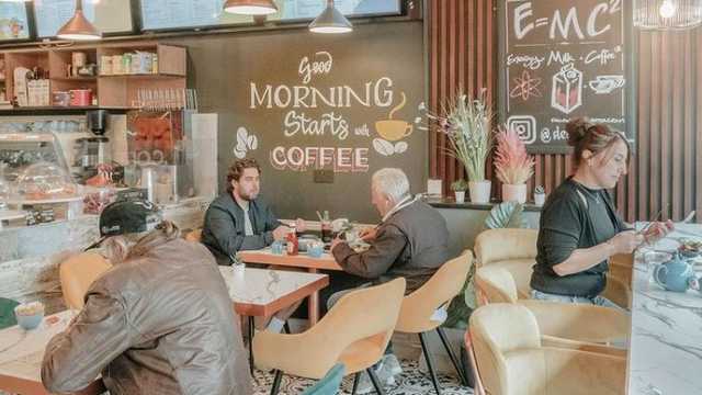 Barista and Waiter / Waitress