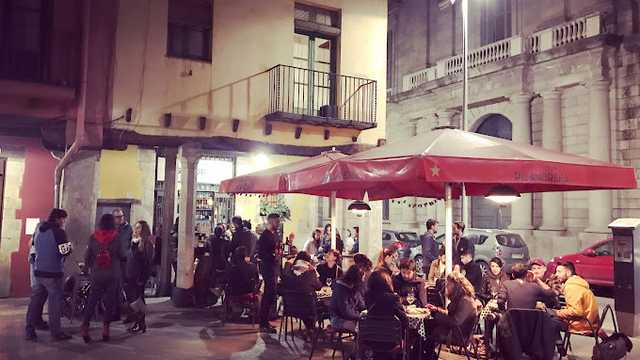 Cocinero/a y Ayudante/a de Cocina