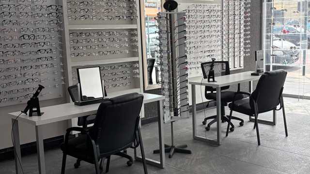Front Desk Receptionist for Optical