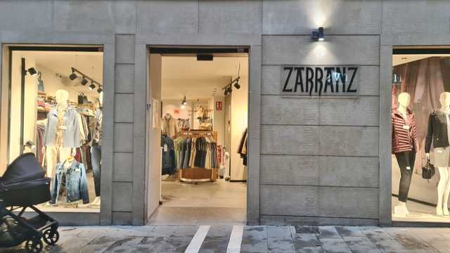 DEPENDIENTA TIENDA MODA