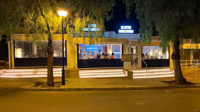 BUSCAMOS EXTRA DE BARISTA LUNES/VIERNES 19-22h