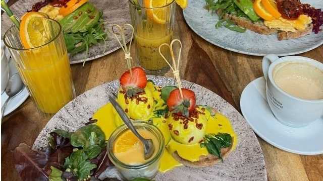 Camarero/a y/o Dependiente/a