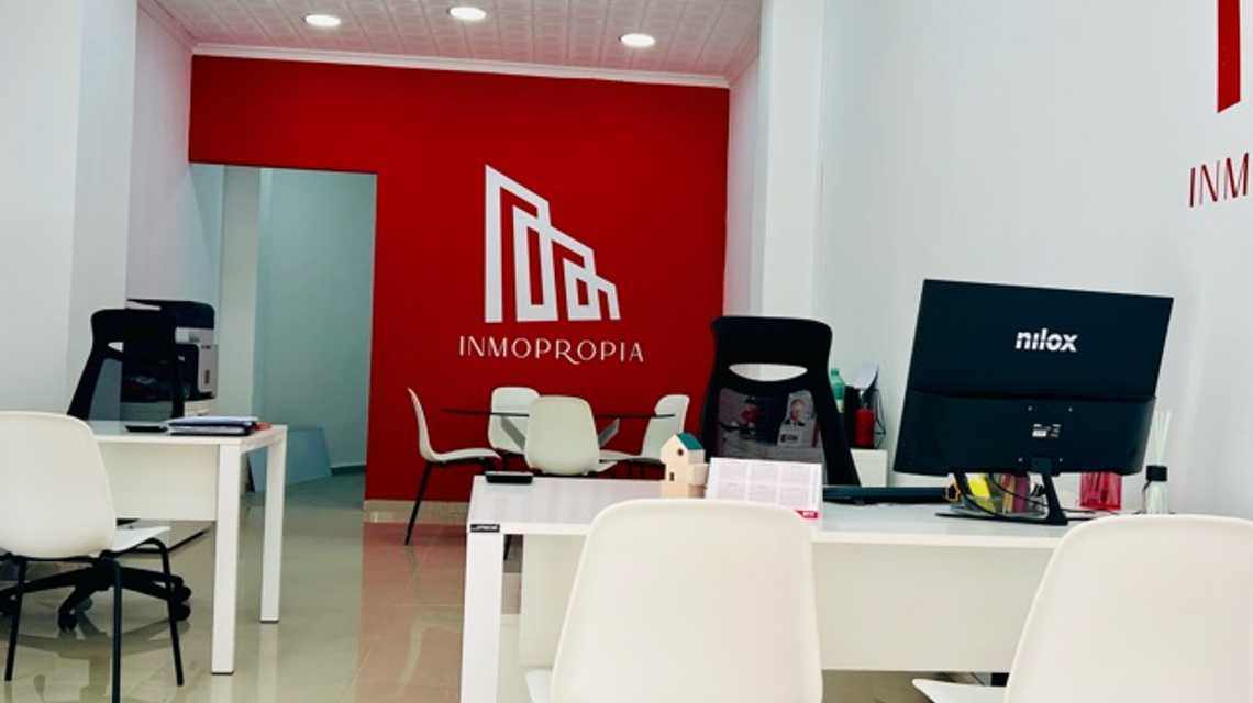 Inmobiliaria Inmopropia cover image