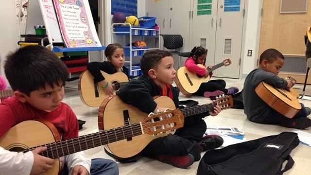 MONITOR/A DE GUITARRA - EXTRAESCOLARES 2026/2027