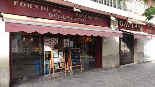Dependiente/a