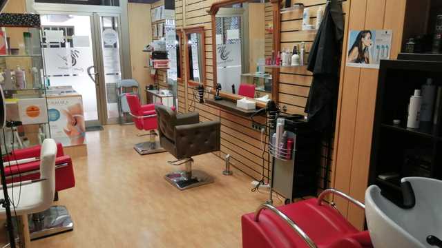 Oficial de Peluquería