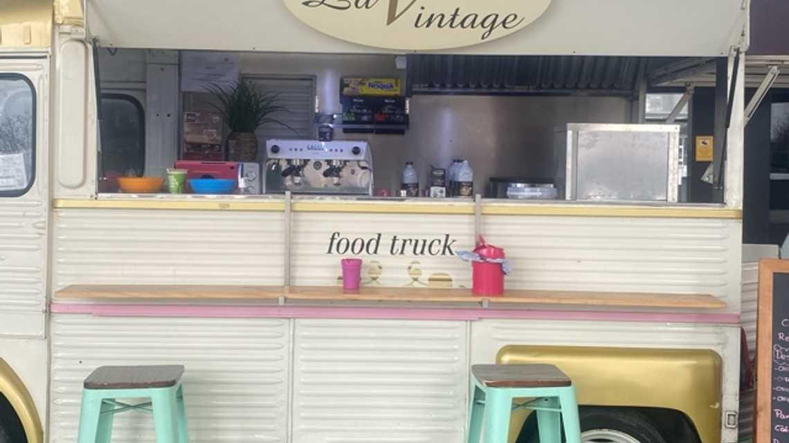 La colota cover image