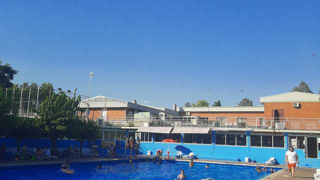 Entrenador sala musculación