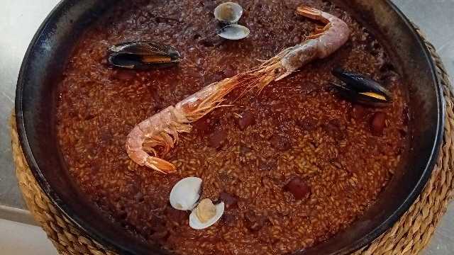 Cocinero/a y Ayudante/a de Cocina