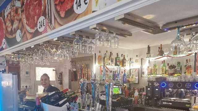 Cocinero/a y Ayudante/a de Cocina