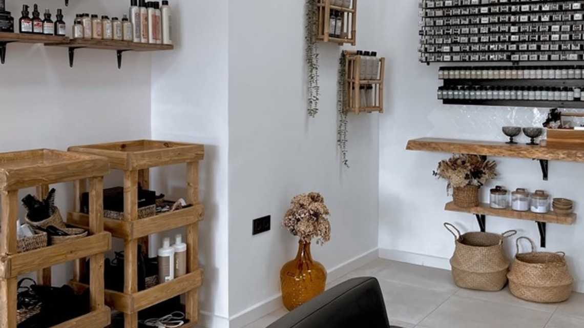 STUDIO OASIS - hair designer cover image