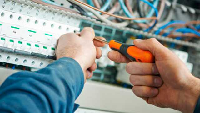 Auxiliar de mantenimiento industrial