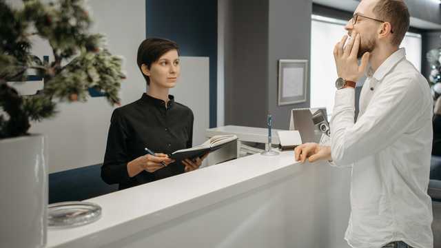 RECEPCIONISTA - CONTRATO DE FORMACIÓN