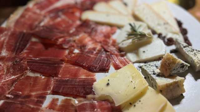 Cocinero/a y Ayudante/a de Cocina