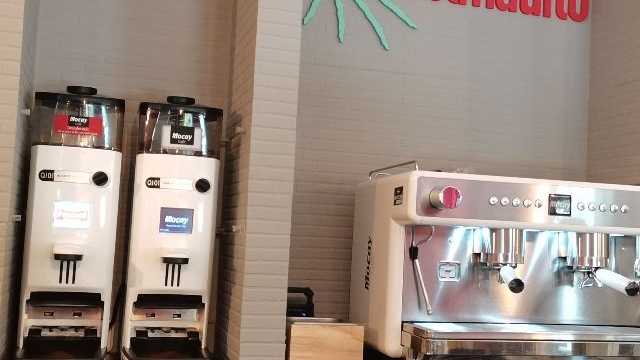 Ayudante de cocina, Ayudante de camarero