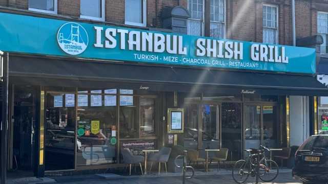 Head Waiter / Waitress