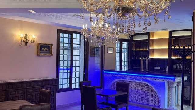 Camarero/a y Coctelero/a