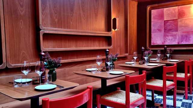 Head Waiter / Waitress