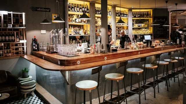 Barman / Barmaid