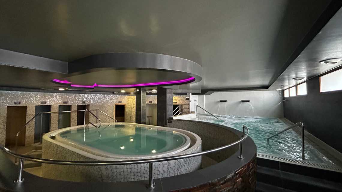 Apartahotel & Spa Jacetania cover image