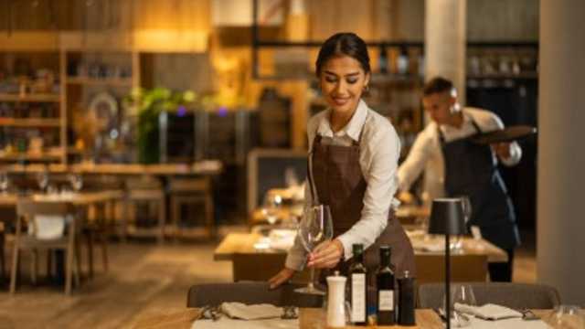 RUNNER PARA RESTAURANTE ZONA CHAMBERÍ