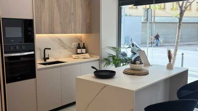 Content Creator / Diseñador Visual – Atención Showroom
