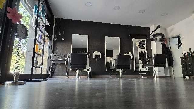 Oficial de Peluquería