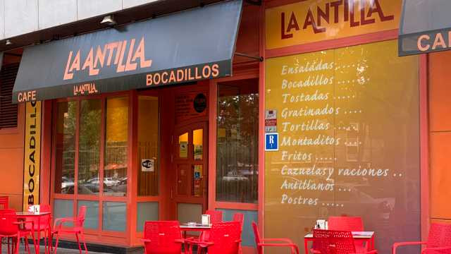 Ayudante de Camarero/a