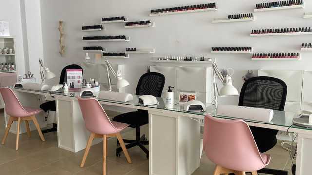 Manicurista Técnica Uñas Acrilicas
