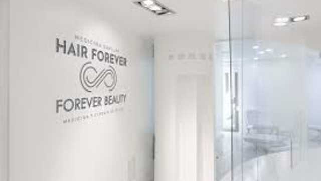 Cirujano/a Especialista en Trasplante Capilar y Tricología