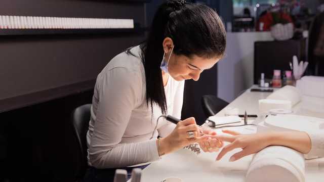 Manicurista Profesional en Badalona