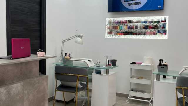 Técnico/a en Uñas Acrilicas y Gel