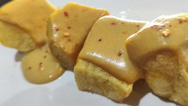 Cocinero/a y Ayudante/a de Cocina