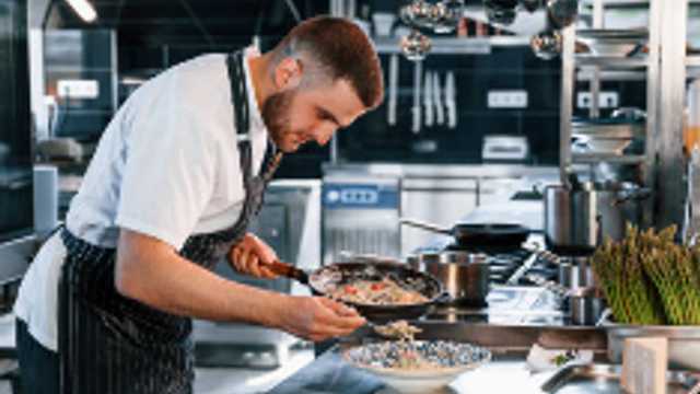 Ayudante/a de Cocina